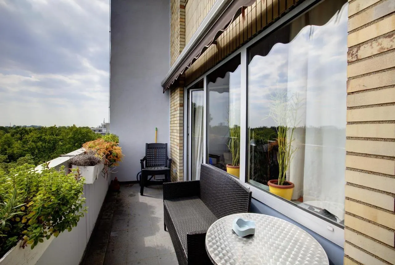 Air Boardinghouse Tulip Stockum, Zu Fuss - 3 Minuten Zur Messe Dusseldorf Guest house